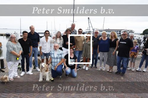 Volendam 30 juni 2022
CD presentatie bij Lotje van Edwin v Hoevelaak en zijn vriendin Natasja Poels . jan Keizer reikte de eerste cd uit.