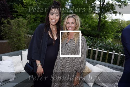Amsterdam 14 juni 2022
 Presentatie shoeby kledinglijn van Lonneke Nooteboom bij Hotel Arena . Ellen Hoog en Naomi v As Zwanger