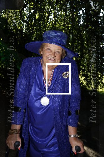 Haarzuilens 22 juni 2022
Haringparty bij kasteel de Haar in Haarzuilens .
Erica Terpstra op krukken en voet in gips