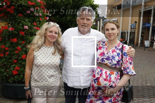 Hilversum 25 juni 2022
Ernst daniel Smid met zijn vriendin en zijn zwangere dochter Coosje