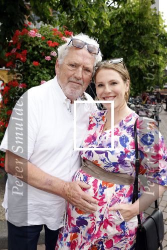 Hilversum 25 juni 2022
Ernst daniel Smid met zijn vriendin en zijn zwangere dochter Coosje