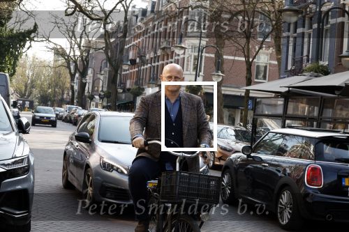 Amsterdam 29 maart 2022
Ferdinand Grapperhaus op de fiets in Amsterdam zuid.