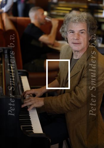 Amsterdam 1 juli 2022
Onthulling kunstwerk met daarop Willy Alberti en Johnny Kraaijkamp bij hotel Americain.
Aanwezig de kinderen Tonny Alberti en Willeke Alberti en Johnny Kraaijkamp en Sanne Kraaijkamp. Frank Afolter
