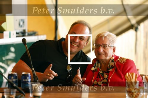 Lichtenvoorde 12 juli 2022
Frans bauer op persconferentie zwarte cross waar Tante Rikie afscheid van neemt
