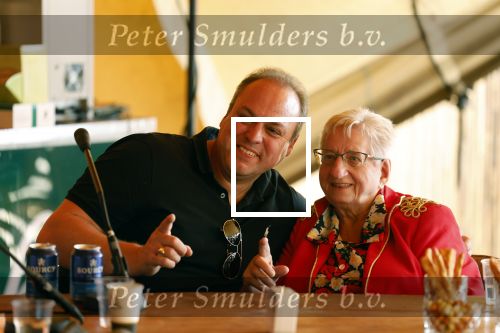Lichtenvoorde 12 juli 2022
Frans bauer op persconferentie zwarte cross waar Tante Rikie afscheid van neemt