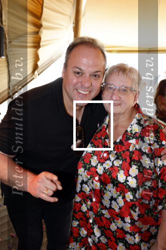 Lichtenvoorde 12 juli 2022
Frans bauer op persconferentie zwarte cross waar Tante Rikie afscheid van neemt