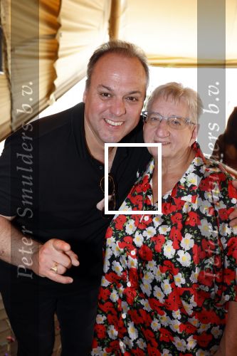 Lichtenvoorde 12 juli 2022
Frans bauer op persconferentie zwarte cross waar Tante Rikie afscheid van neemt