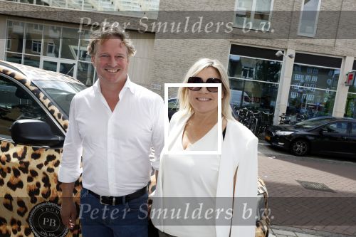 Amsterdam 26 juni 2022
Presentatie nieuwe lijn van Patty Brard en het kruitvat bij de borrelbar.
Gallyon v Vessem met haar man