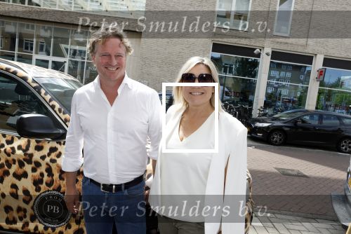Amsterdam 26 juni 2022
Presentatie nieuwe lijn van Patty Brard en het kruitvat bij de borrelbar.
Gallyon v Vessem met haar man