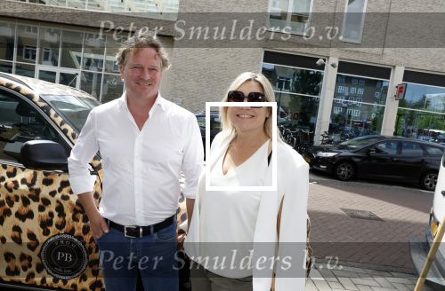 Amsterdam 26 juni 2022
Presentatie nieuwe lijn van Patty Brard en het kruitvat bij de borrelbar.
Gallyon v Vessem met haar man