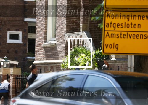 Amsterdam 16 juni 2022
Bij het nieuwe huis van Gigi ravelli zijn ze planten aan het verplaatsen.
