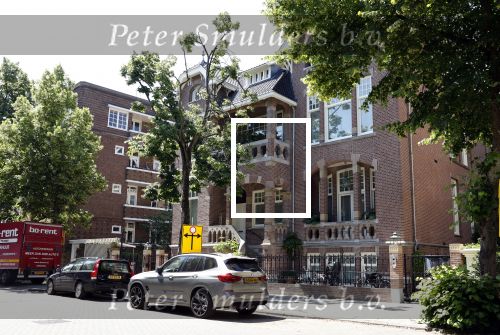 Amsterdam 16 juni 2022
Bij het nieuwe huis van Gigi ravelli zijn ze planten aan het verplaatsen.