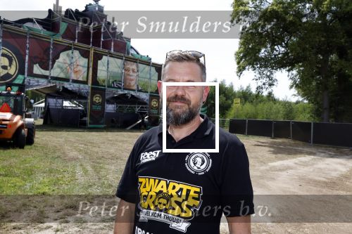 Lichtenvoorde 12 juli 2022
Frans bauer op persconferentie zwarte croos ivm het afscheid van tante Rikie . Jaap v Deurzen begeleidt de persconferentie waar ook Gijs Jolink aanschuift.