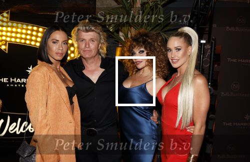 Amsterdam 30 juni 2022
Premiere Dragshow in the Harbour Club.
Hans Klok met zijn assistentes