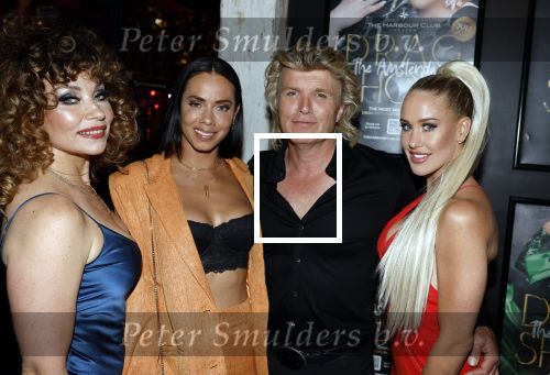 Amsterdam 30 juni 2022
Premiere Dragshow in the Harbour Club.
Hans Klok met zijn assistentes