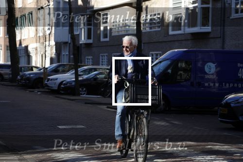 Amsterdam 19 maart 2022
Huub Stapel op de fiets in Amsterdam zuid.