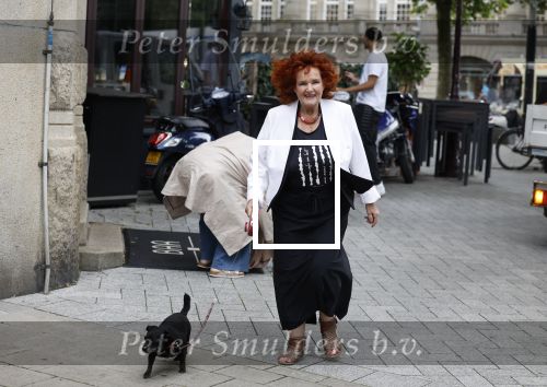 Amsterdam 1 juli 2022
Imca Marina met een vriendin en haar hondje in het centrum van Amsterdam