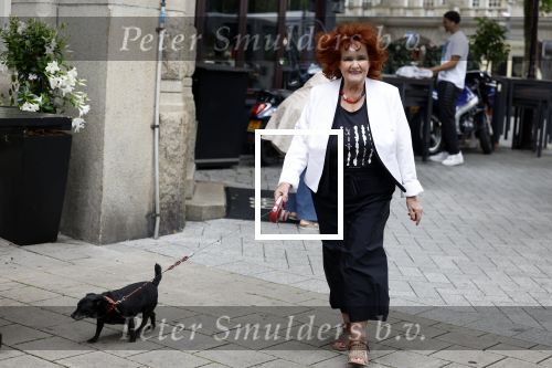 Amsterdam 1 juli 2022
Imca Marina met een vriendin en haar hondje in het centrum van Amsterdam