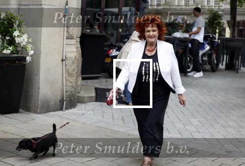 Amsterdam 1 juli 2022
Imca Marina met een vriendin en haar hondje in het centrum van Amsterdam
