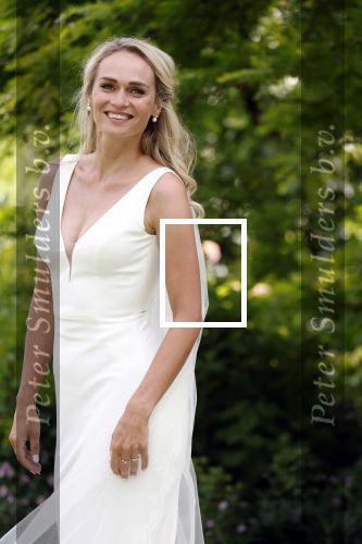 Oosterblokker 18 juni 2022
Irene Schouten en Dirkjan Mak trouwen in de tuin bij de ouders van Dirkjan .
