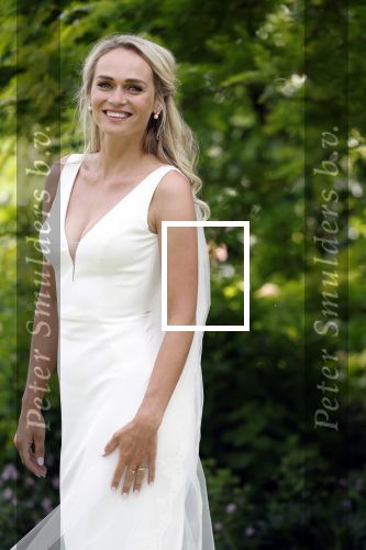 Oosterblokker 18 juni 2022
Irene Schouten en Dirkjan Mak trouwen in de tuin bij de ouders van Dirkjan .