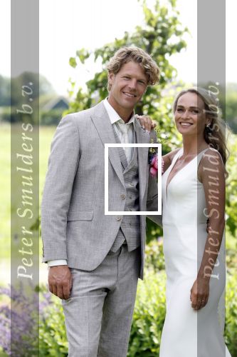 Oosterblokker 18 juni 2022
Irene Schouten en Dirkjan Mak trouwen in de tuin bij de ouders van Dirkjan .