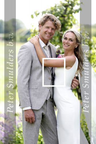 Oosterblokker 18 juni 2022
Irene Schouten en Dirkjan Mak trouwen in de tuin bij de ouders van Dirkjan .
