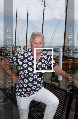 Volendam 30 juni 2022
CD presentatie bij Lotje van Edwin v Hoevelaak en zijn vriendin Natasja Poels . jan Keizer reikte de eerste cd uit.