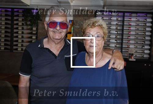 Volendam 30 juni 2022
CD presentatie bij Lotje van Edwin v Hoevelaak en zijn vriendin Natasja Poels . jan Keizer reikte de eerste cd uit. jan TRuijp met zijn vrouw