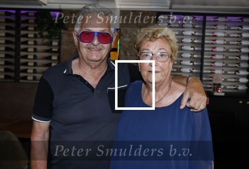 Volendam 30 juni 2022
CD presentatie bij Lotje van Edwin v Hoevelaak en zijn vriendin Natasja Poels . jan Keizer reikte de eerste cd uit. jan TRuijp met zijn vrouw