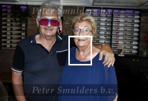 Volendam 30 juni 2022
CD presentatie bij Lotje van Edwin v Hoevelaak en zijn vriendin Natasja Poels . jan Keizer reikte de eerste cd uit. jan TRuijp met zijn vrouw