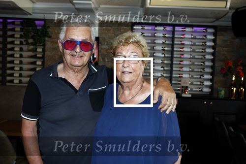 Volendam 30 juni 2022
CD presentatie bij Lotje van Edwin v Hoevelaak en zijn vriendin Natasja Poels . jan Keizer reikte de eerste cd uit. jan TRuijp met zijn vrouw