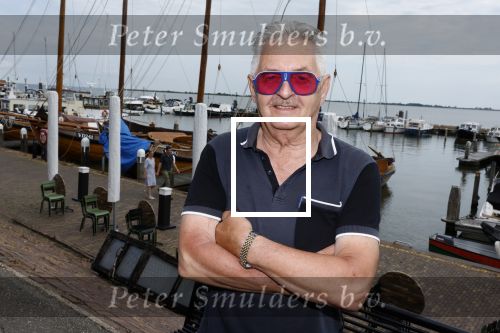 Volendam 30 juni 2022
CD presentatie bij Lotje van Edwin v Hoevelaak en zijn vriendin Natasja Poels . jan Keizer reikte de eerste cd uit. jan TRuijp met zijn vrouw