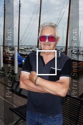Volendam 30 juni 2022
CD presentatie bij Lotje van Edwin v Hoevelaak en zijn vriendin Natasja Poels . jan Keizer reikte de eerste cd uit. jan TRuijp met zijn vrouw