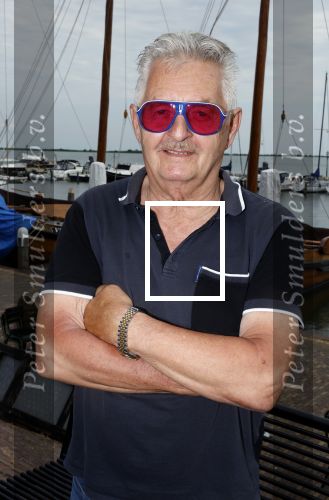 Volendam 30 juni 2022
CD presentatie bij Lotje van Edwin v Hoevelaak en zijn vriendin Natasja Poels . jan Keizer reikte de eerste cd uit. jan TRuijp met zijn vrouw
