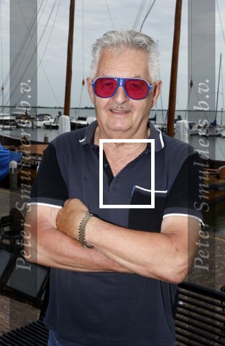 Volendam 30 juni 2022
CD presentatie bij Lotje van Edwin v Hoevelaak en zijn vriendin Natasja Poels . jan Keizer reikte de eerste cd uit. jan TRuijp met zijn vrouw