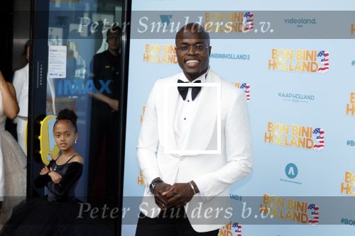 Rotterdam 26 juni 2022
Premiere Bon Bini 3 in Pathe Rotterdam.
Jandino Asporaat kwam met zijn vrouw en kinderen