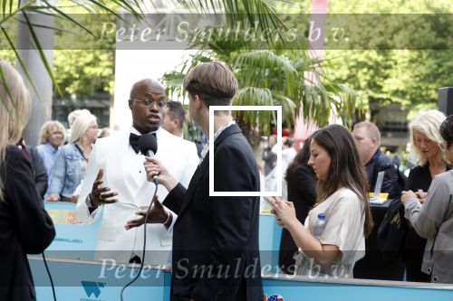 Rotterdam 26 juni 2022
Premiere Bon Bini 3 in Pathe Rotterdam.
Jandino Asporaat kwam met zijn vrouw en kinderen