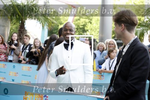 Rotterdam 26 juni 2022
Premiere Bon Bini 3 in Pathe Rotterdam.
Jandino Asporaat kwam met zijn vrouw en kinderen