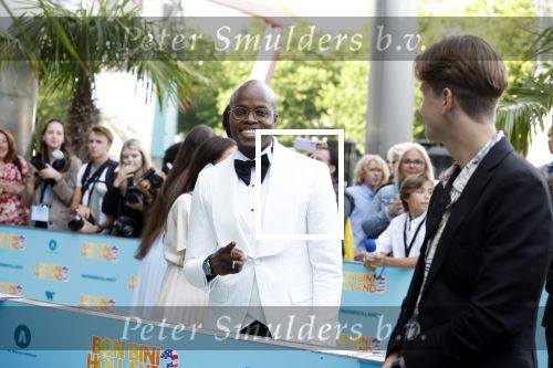 Rotterdam 26 juni 2022
Premiere Bon Bini 3 in Pathe Rotterdam.
Jandino Asporaat kwam met zijn vrouw en kinderen