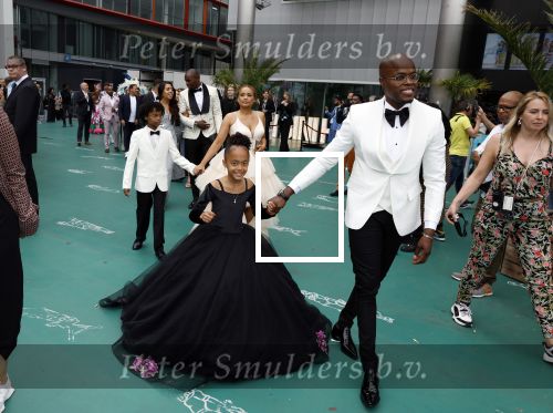 Rotterdam 26 juni 2022
Premiere Bon Bini 3 in Pathe Rotterdam.
Jandino Asporaat kwam met zijn vrouw en kinderen