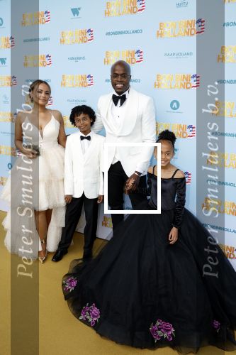 Rotterdam 26 juni 2022
Premiere Bon Bini 3 in Pathe Rotterdam.
Jandino Asporaat kwam met zijn vrouw en kinderen