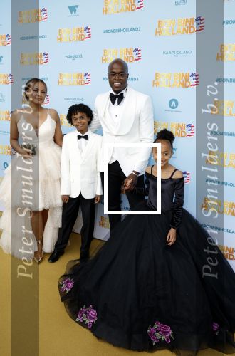 Rotterdam 26 juni 2022
Premiere Bon Bini 3 in Pathe Rotterdam.
Jandino Asporaat kwam met zijn vrouw en kinderen