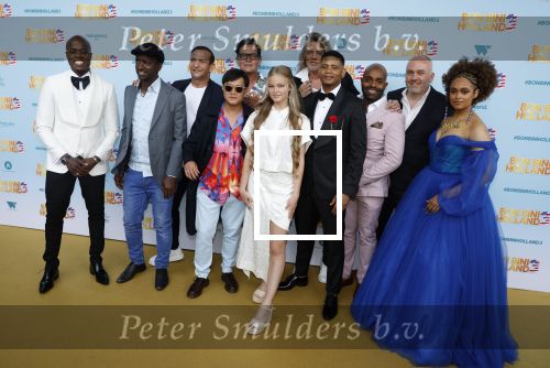 Rotterdam 26 juni 2022
Premiere Bon Bini 3 in Pathe Rotterdam.
Jandino Asporaat kwam met zijn vrouw en kinderen.
Cast Bon bini 3