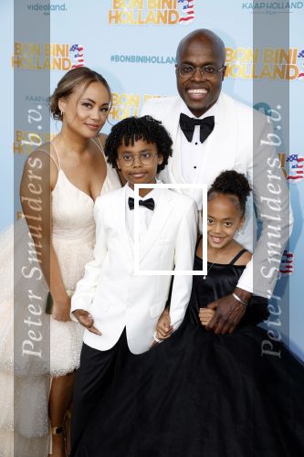 Rotterdam 26 juni 2022
Premiere Bon Bini 3 in Pathe Rotterdam.
Jandino Asporaat kwam met zijn vrouw en kinderen