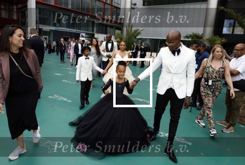 Rotterdam 26 juni 2022
Premiere Bon Bini 3 in Pathe Rotterdam.
Jandino Asporaat kwam met zijn vrouw en kinderen