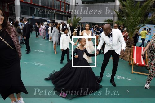Rotterdam 26 juni 2022
Premiere Bon Bini 3 in Pathe Rotterdam.
Jandino Asporaat kwam met zijn vrouw en kinderen