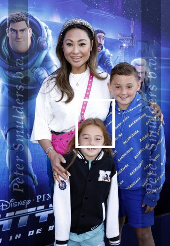 Amsterdam 12 juni 2022
Premiere Lightning (pixar) in Pathe Amsterdam noord.
Janine Kho met kinderen en vriend