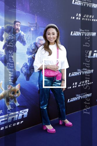 Amsterdam 12 juni 2022
Premiere Lightning (pixar) in Pathe Amsterdam noord.
Janine Kho met kinderen en vriend