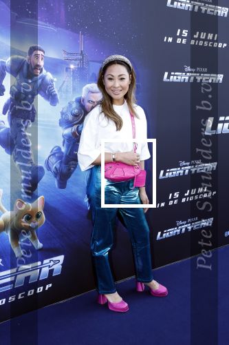 Amsterdam 12 juni 2022
Premiere Lightning (pixar) in Pathe Amsterdam noord.
Janine Kho met kinderen en vriend